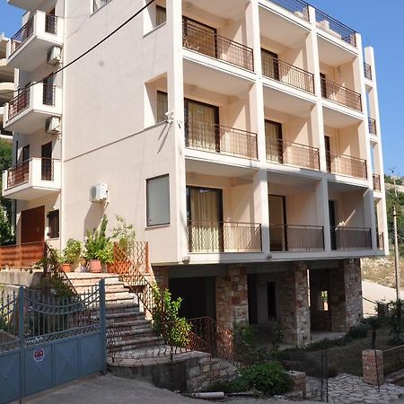 Nikos Hotel And Apartments Sarande Exterior photo