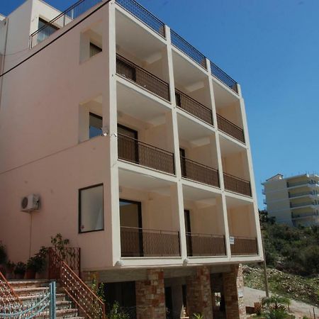 Nikos Hotel And Apartments Sarande Exterior photo